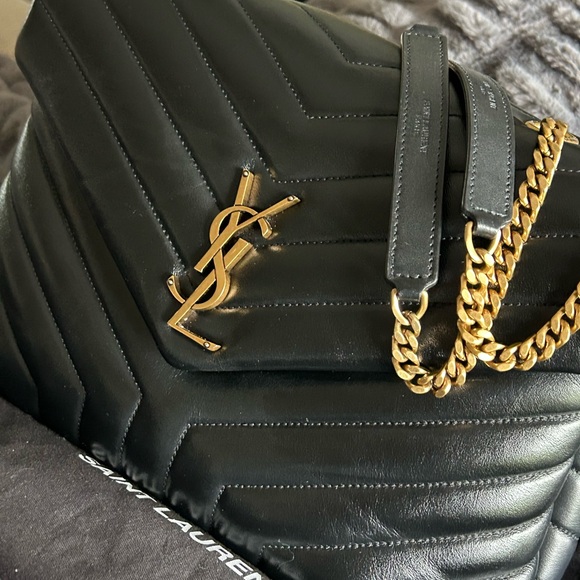 Gorgeous YSL medium Lou Lou in great condition - Picture 6 of 11